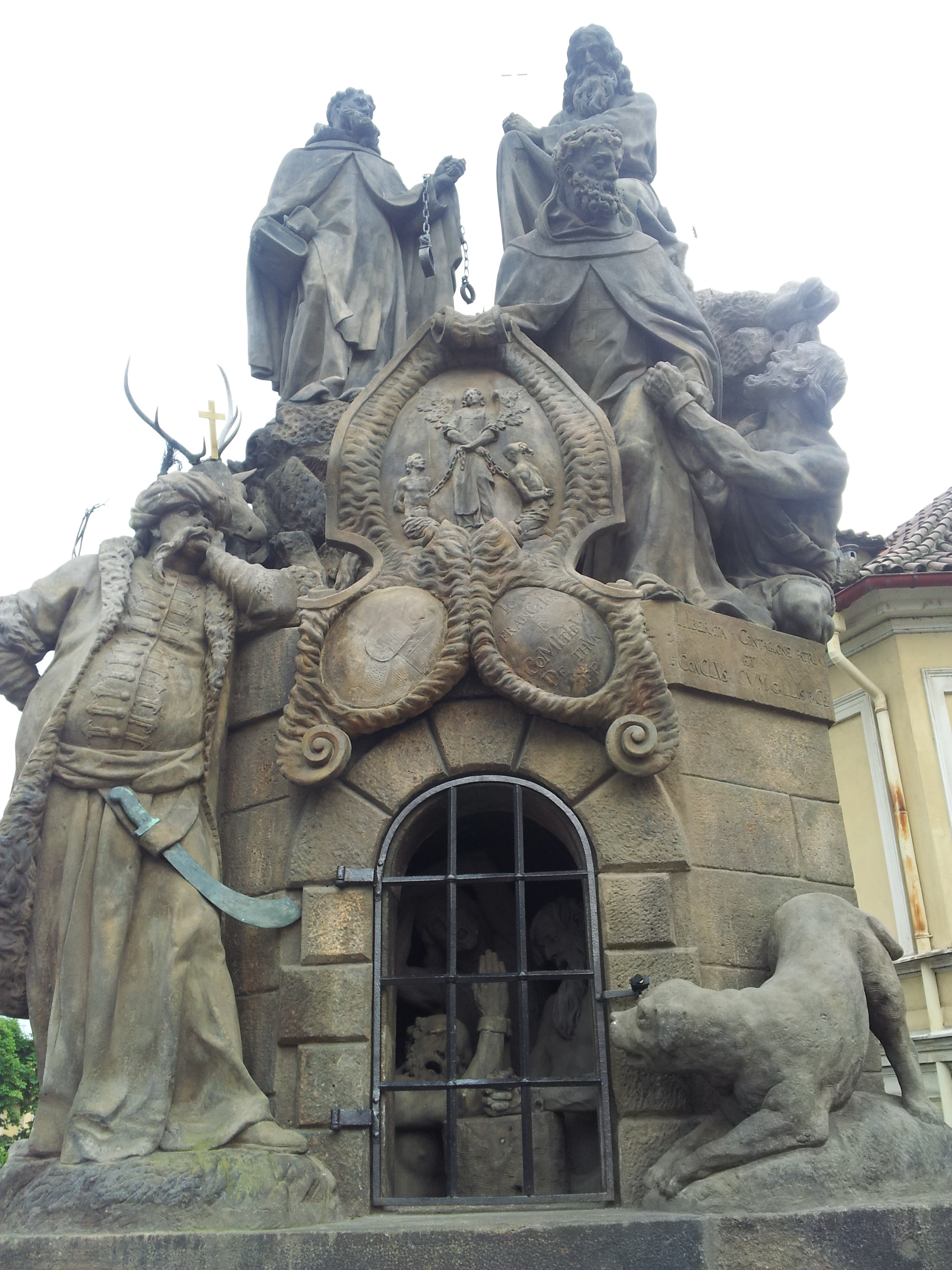 charles-bridge-statue